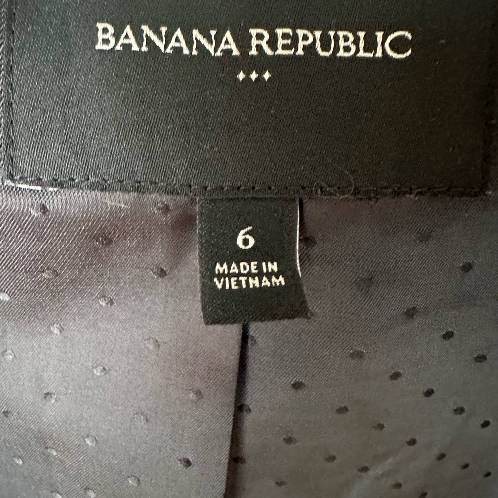 Banana Republic Factory Downtown Plaid Blazer - Size 6 - Picture 9 of 11